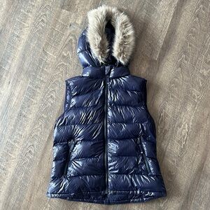 GAP Dark Blue Shiny Puffer Vest with Removable Furry Hood Women’s Size L